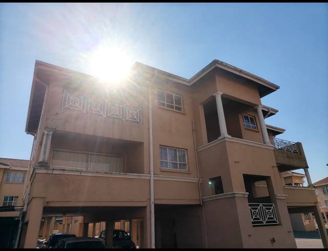 2 BEDROOM APARTMENT BLOCK TO LET IN THREE RIVERS PROPER